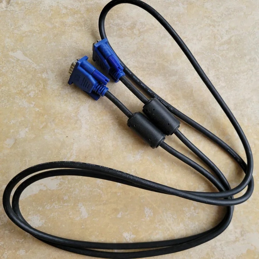 VGA Monitor Cable, Male to Male, 15-Pin SVGA Video Cord with Dual Ferrite Cores